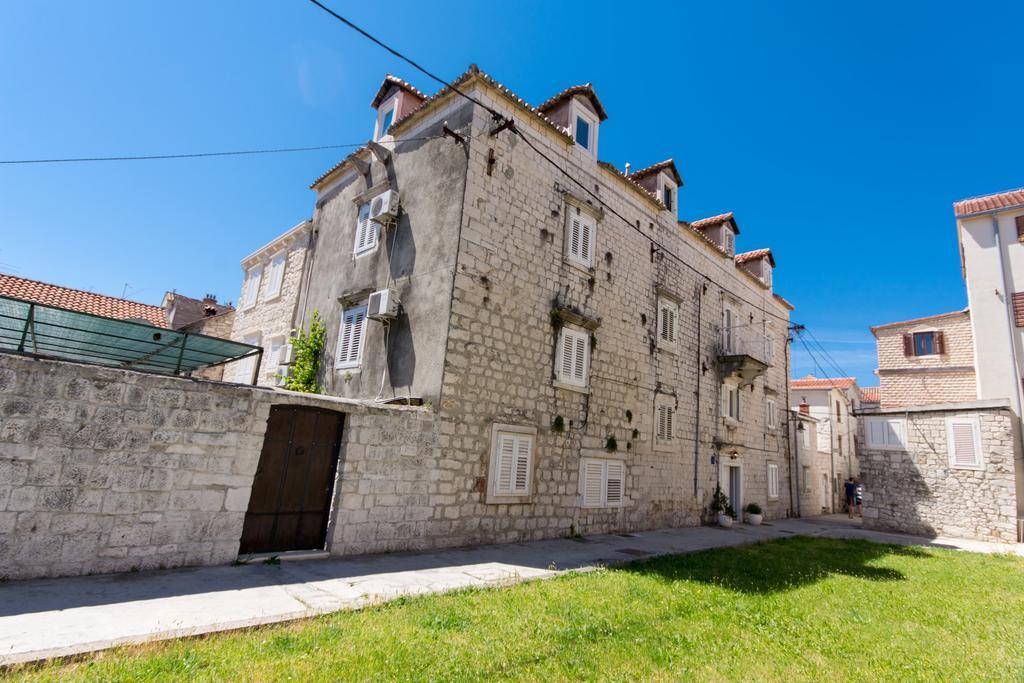 Top-Floor Apartment In Trogir Center Zewnętrze zdjęcie