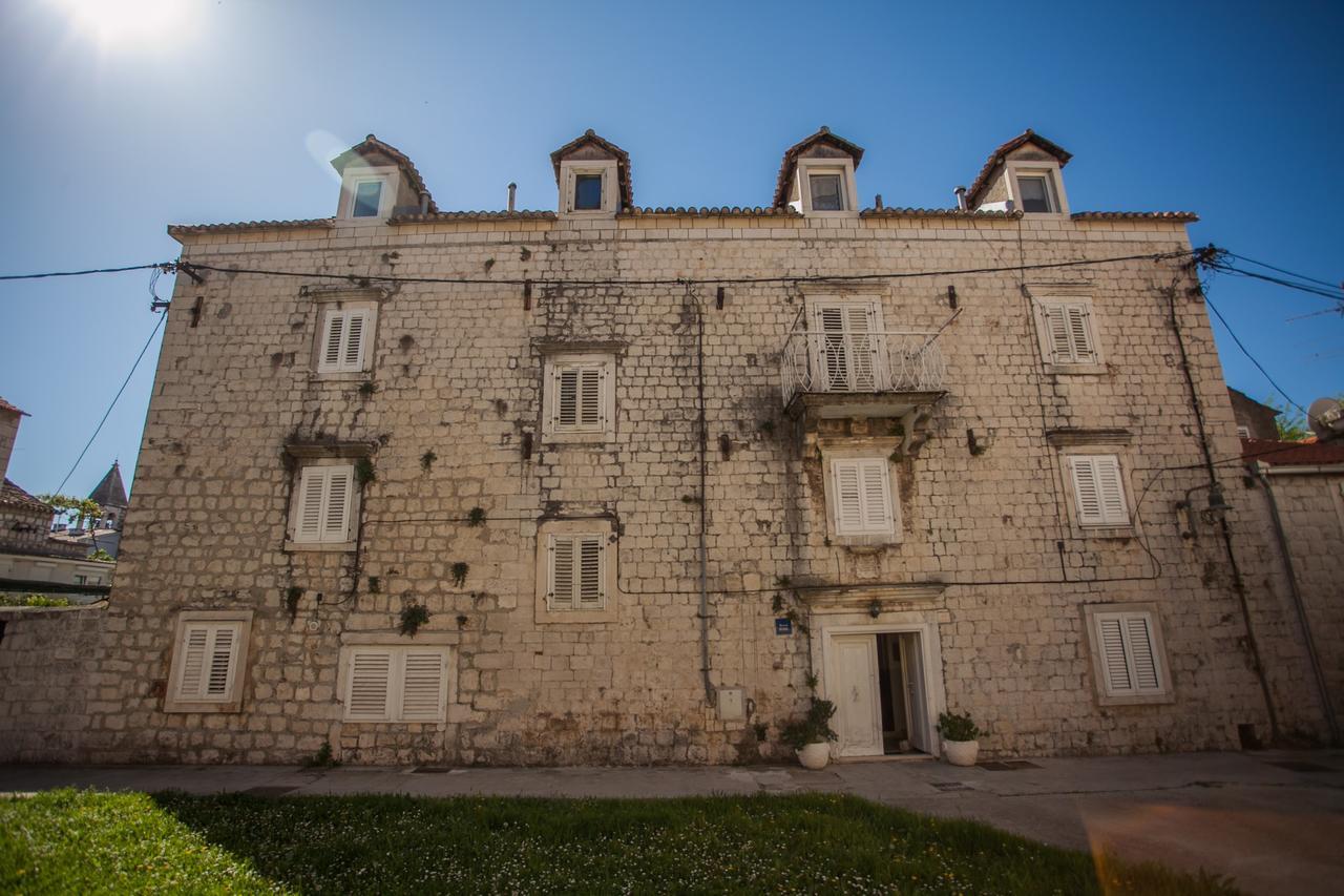 Top-Floor Apartment In Trogir Center Zewnętrze zdjęcie